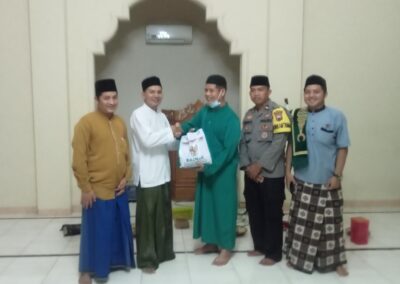 TARHIM DAN SOSIALISASI KEAMANAN DAN KENYAMANAN LINGKUNGAN DI MASJID BAITUSSALAN DUSUN CANDRAGOPA DESA TRITIH WETAN KECAMATAN JERUKLEGI KABUPATEN CILACAP