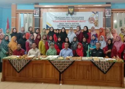 PELATIHAN DAN PENYULUHAN PEMBERDAYAAN PEREMPUAN: “PELATIHAN PEMBUATAN ROTI