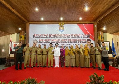 PELANTIKAN DAN PENGUCAPAN SUMPAH ATAU JANJI PENJABAT KEPALA DESA TRITIH WETAN