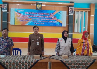 PELATIHAN KAMPUNG KB KETAHANAN PANGAN KELUARGA “MEMBUAT MAKANAN DARI BAHAN DASAR LIDAH BUAYA DAN PEPAYA” DESA TRITIH WETAN KECAMATAN JERUKLEGI KABUPATEN CILACAP