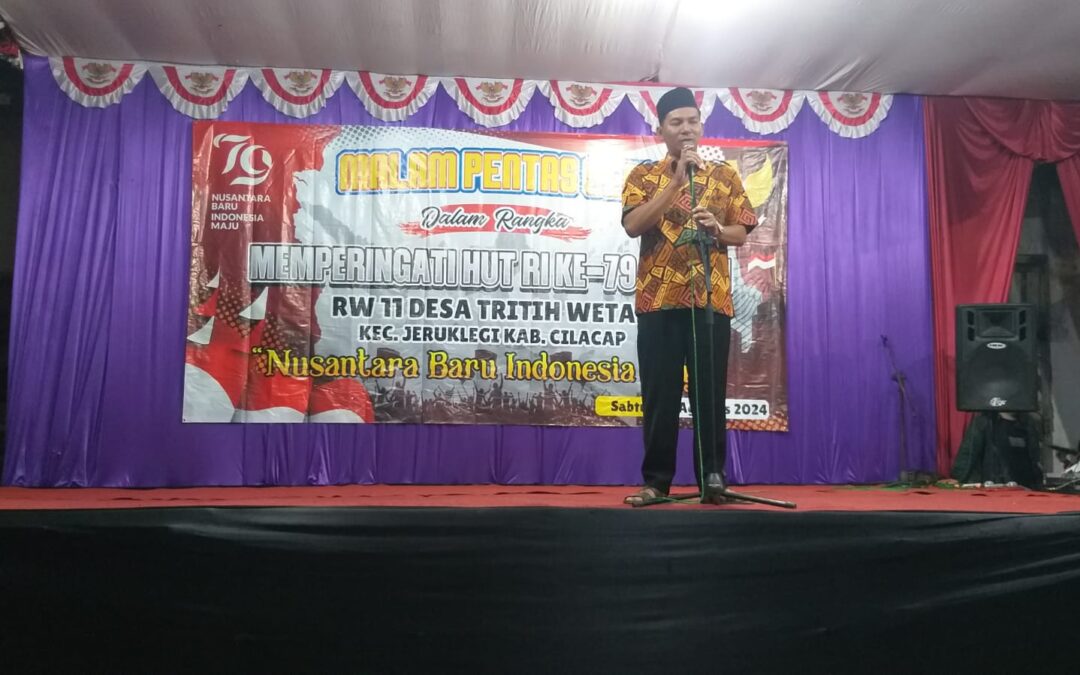 PJ KEPALA DESA TRITIH WETAN HADIRI MALAM PENTAS SENI PERINGATAN HUT RI KE-79 DI DUSUN JEROTENGAH DESA TRITIH WETAN