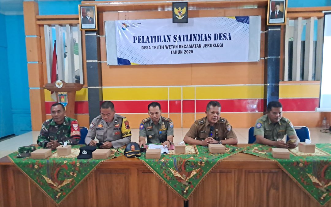 PELATIHAN SATLINMAS DESA TRITIH WETAN TERKAIT SIMLINMAS DIGELAR DI GEDUNG MANGGALA KRIDA