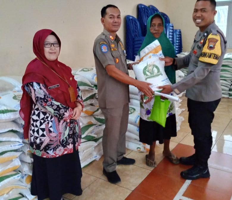 PENYALURAN BANTUAN BERAS PEMERINTAH
